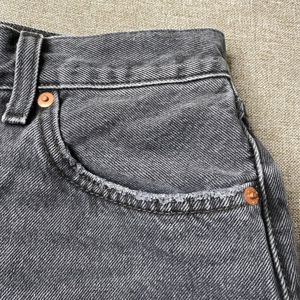 Levi's 501 Premium Denim Jean Shorts Women W27 Black-ish Gray Distressed Chewed - Picture 16 of 16